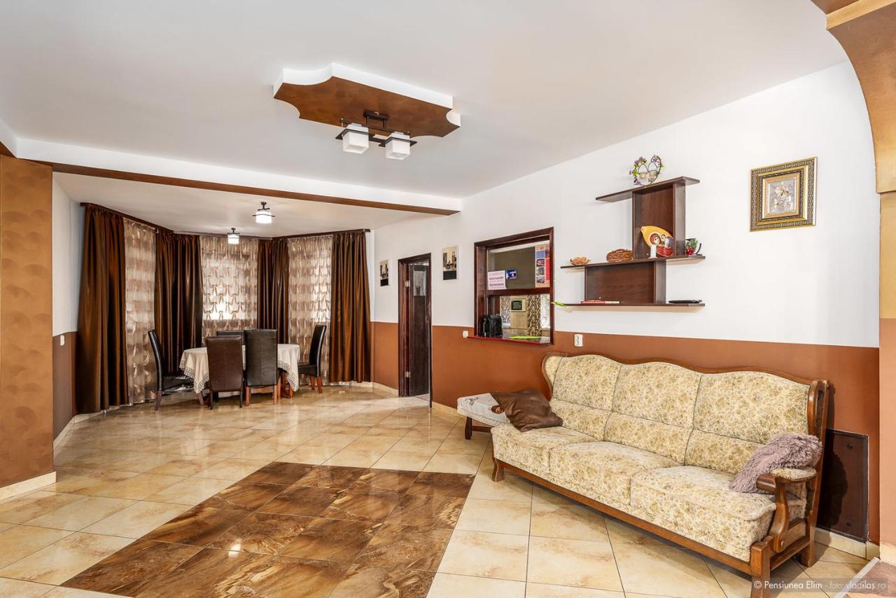 Elim Residence Менестіря-Хуморулуй Екстер'єр фото